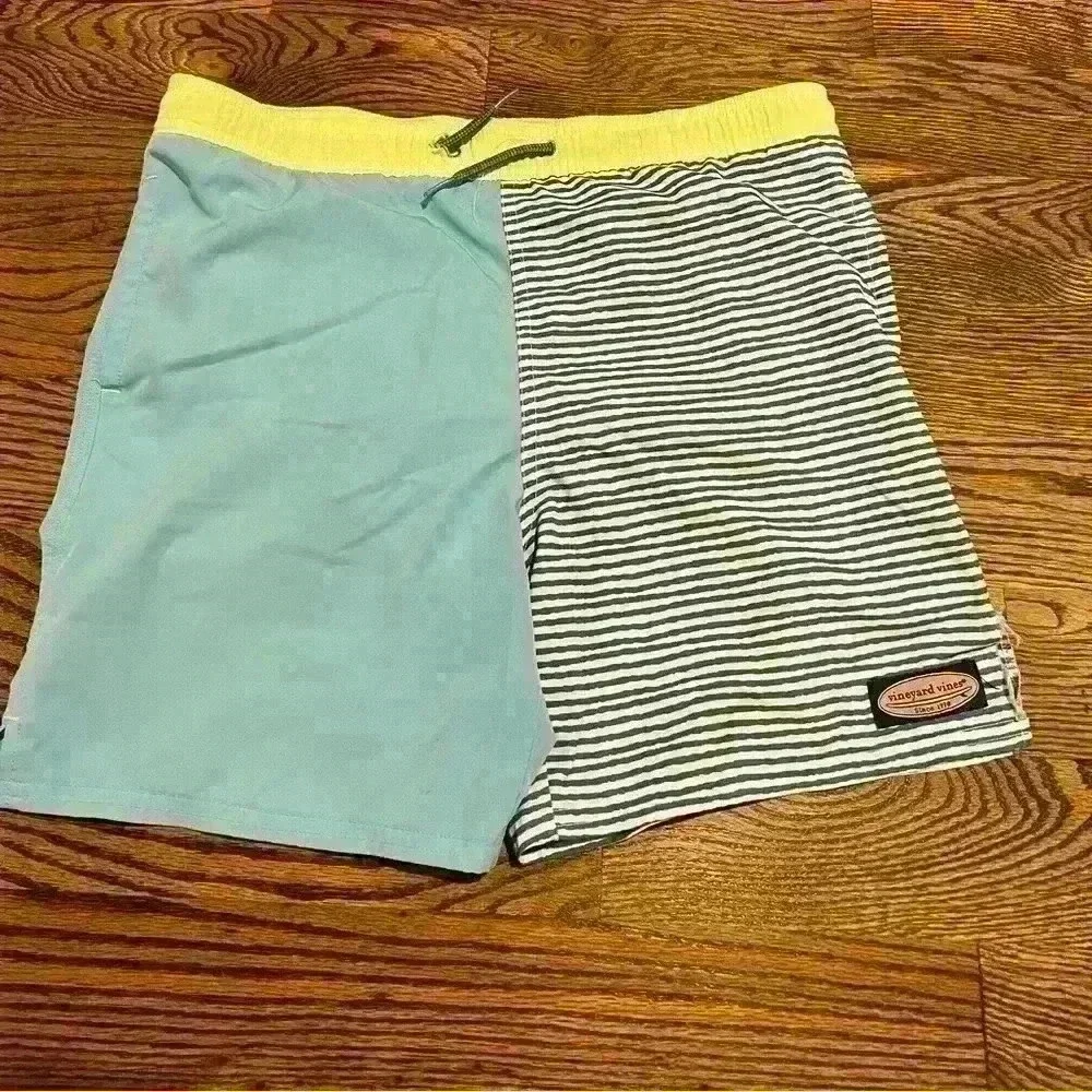 Vineyards Vines Men's Bathing Suit Size Medium